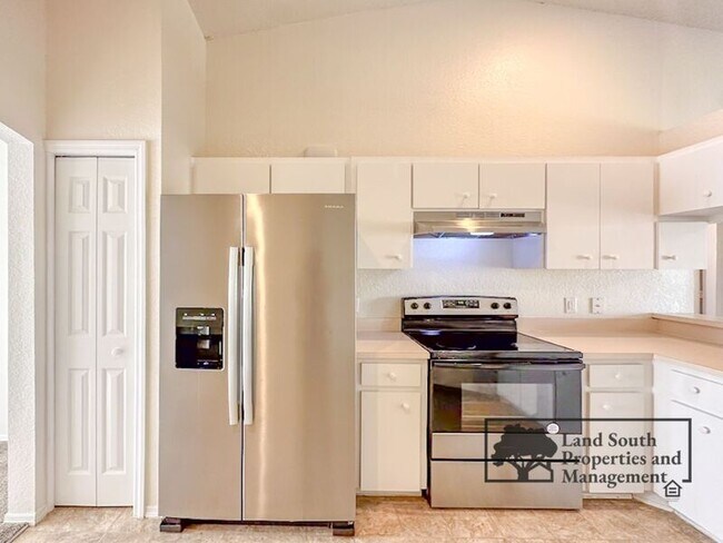 Photo - 5557 Beverly Rise Blvd