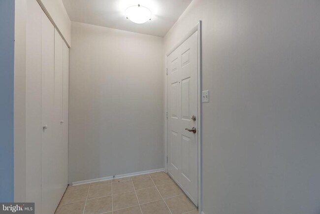 Photo - 1727 Ascot Way Unidad A