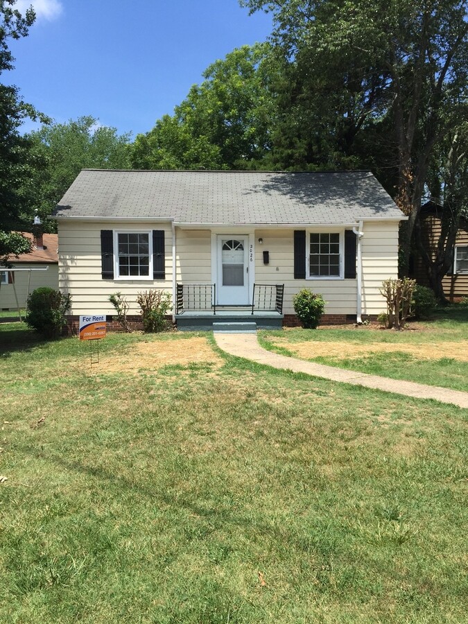 2 bedroom Home located off Waughtown St - 2 bedroom Home located off Waughtown St