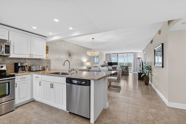 Photo - 3499 Oaks Way Unit 703