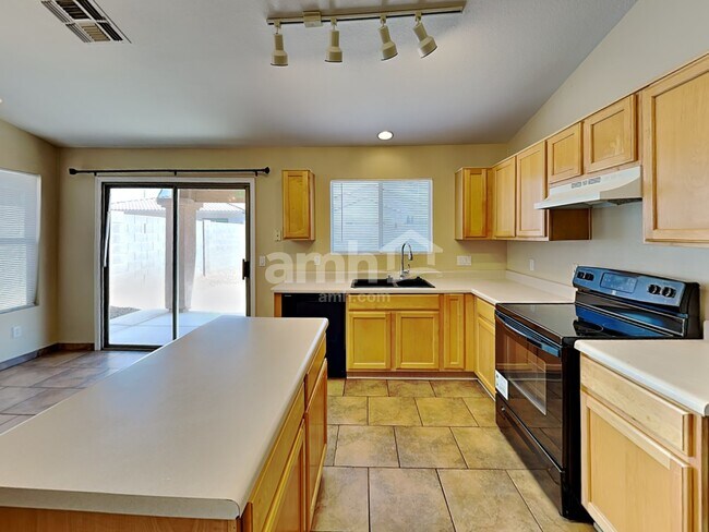 Photo - 9117 W Hazelwood St