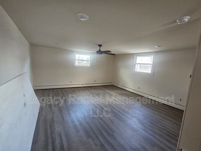 Photo - 168 S Main St