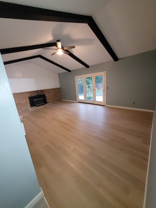 Photo - 1605 Scott Pl