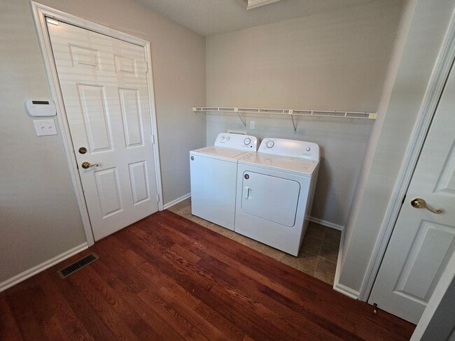 Photo - 3 bed, 2.5 bath House for Rent.