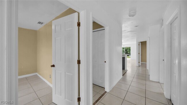 Building Photo - 4551 22nd St SW Rental