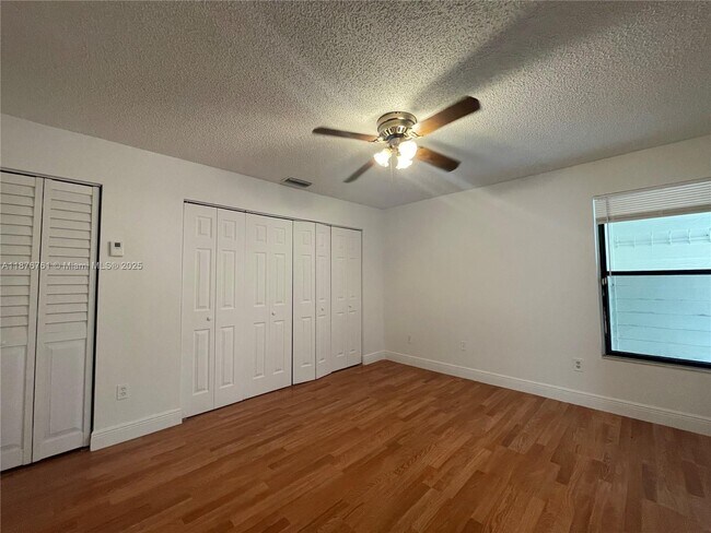 Photo - 1832 My Pl Ln Unit J-39