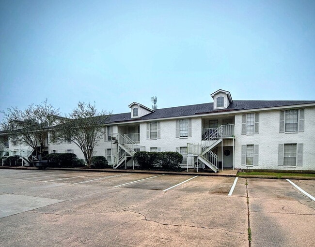 Building Photo - "Essex View Apartments -  Upgraded 2 Bedroom, 2 Bath For Lease" Unit Apt 22