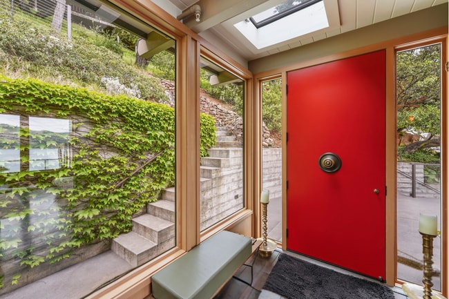 Photo - 285 Bayview Ave