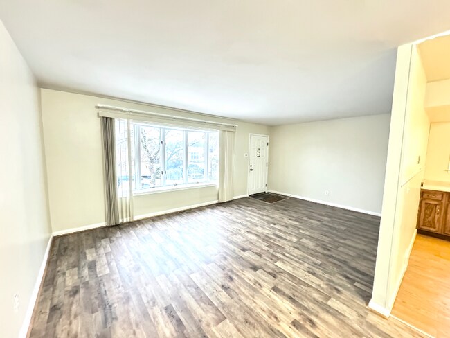 Photo - 8560 Castor Ave