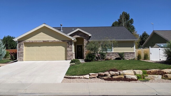 Building Photo - 3216 Ravens Crest Dr Rental