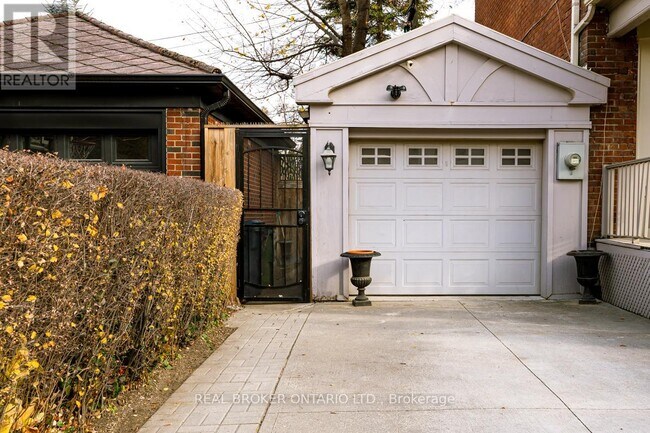 Photo - 117 Jackman Ave