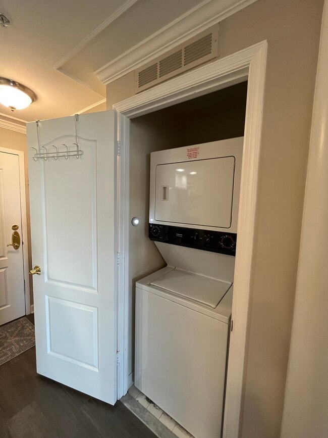 Photo - 901 N Monroe St Unit 1409