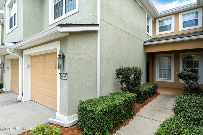 Photo - 6668 White Blossom Cir Unidad 33F