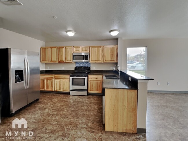 Photo - 708 W 6th St Unidad B