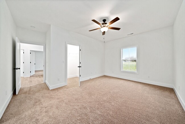 Photo - 214 Baylor Ct