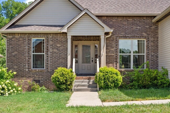 Photo - 3 Bedroom 2 Bath Home For Rent Near Post!