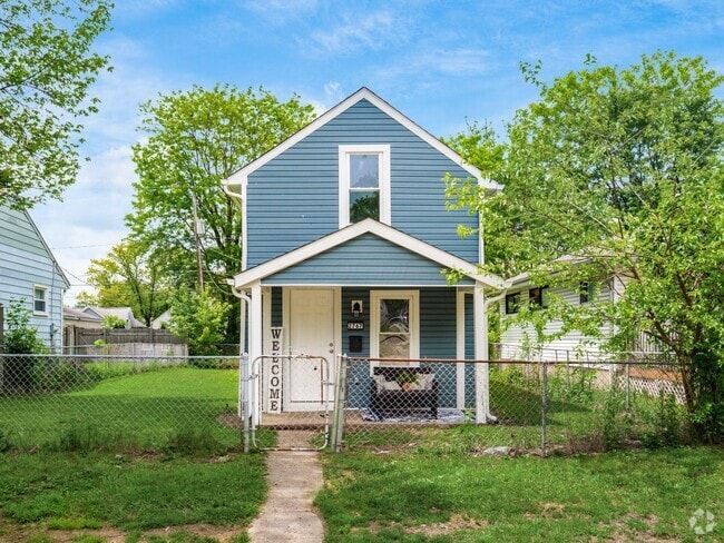 Building Photo - 2767 Hiawatha St Rental