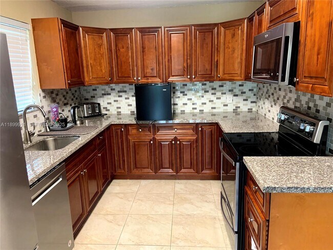 Photo - 6407 SW 5th St