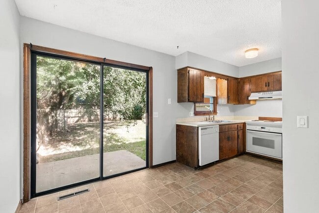 Photo - 3642 S Farm Rd 135 Unidad B