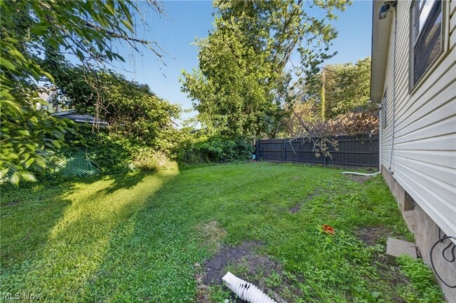 Photo - 1095 St Michaels Ave