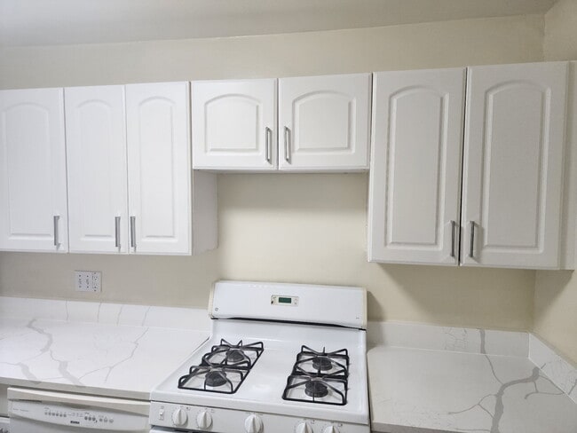 Building Photo - 11316 Cherry Hill Rd Unit 203 Rental
