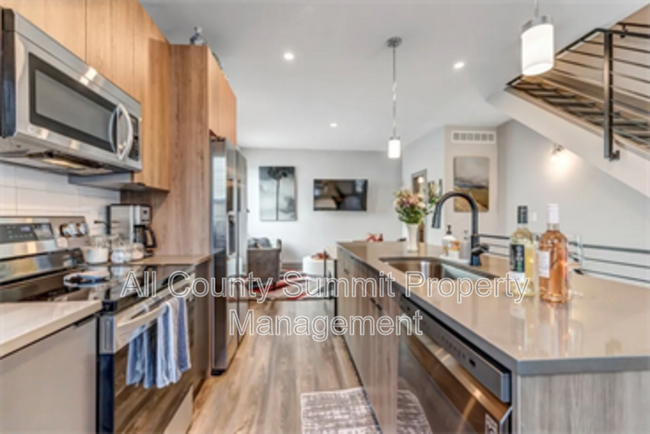 Photo - 1571 King St