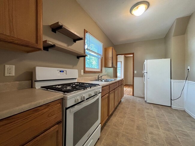 Photo - 660 5th St E Unidad 1