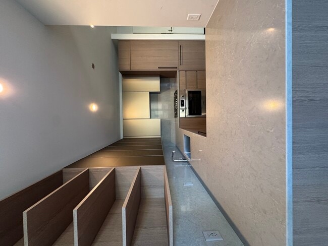 Photo - 164 N Peoria St