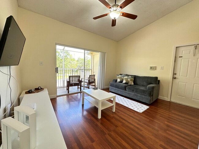 Photo - 731 Cypress Ln Unit D