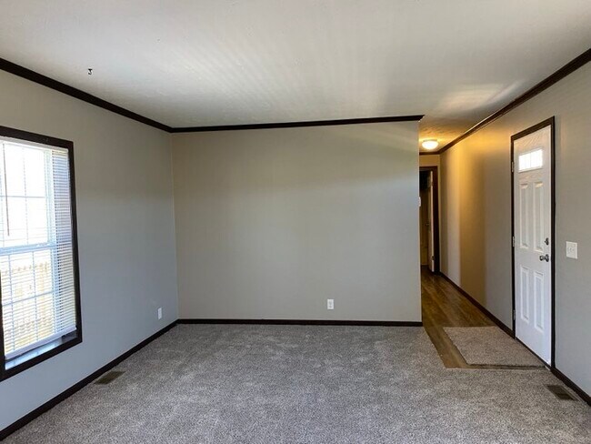 Photo - 10694 State Rte 762