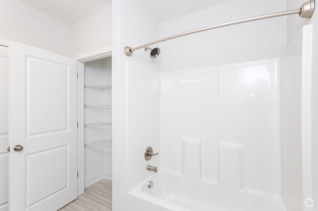 The W: 3BR, 3BA - 1,435 SF - Bathroom