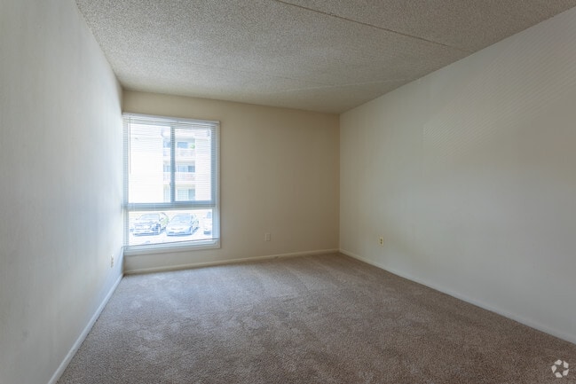 Building 9514 - Apt 202