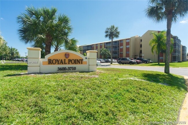 Photo - 3600 NW 21st St Unit 112