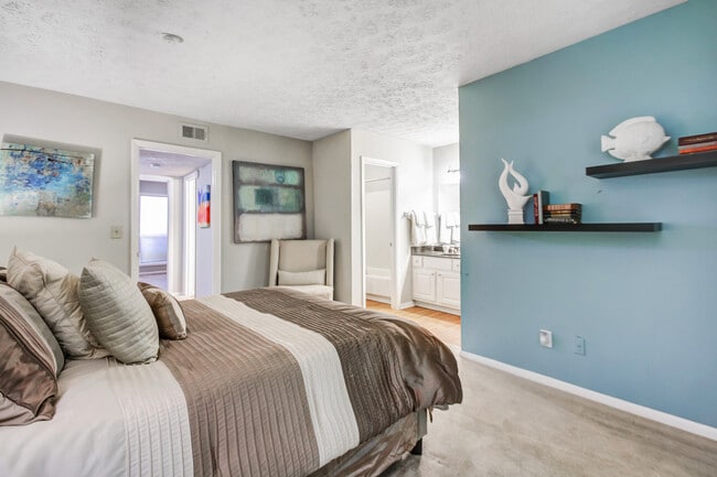 Bedroom - Dunwoody Crossing