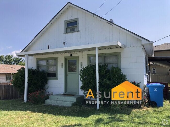 Building Photo - Cute 2 Bedroom Ashland Bungalow Available ... Rental