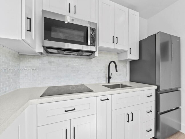 Photo - 300 NW 7th Ave Unit 1