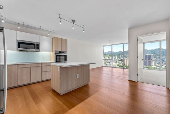 Building Photo - 888 Kapiolani Blvd Unit #3101