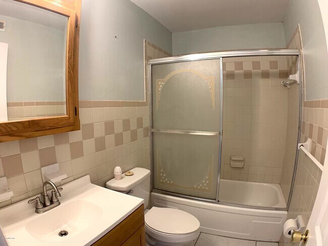 Photo - 1877 Baylor Ct