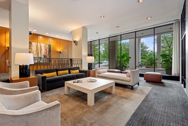 Photo - 2626 N Lakeview Ave Unit 2810
