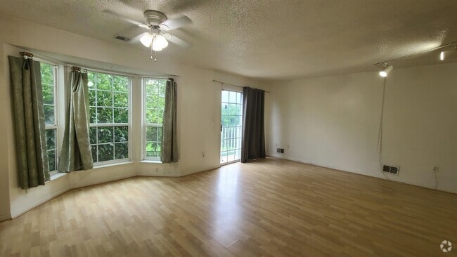 Building Photo - 15 Cherry St Rental