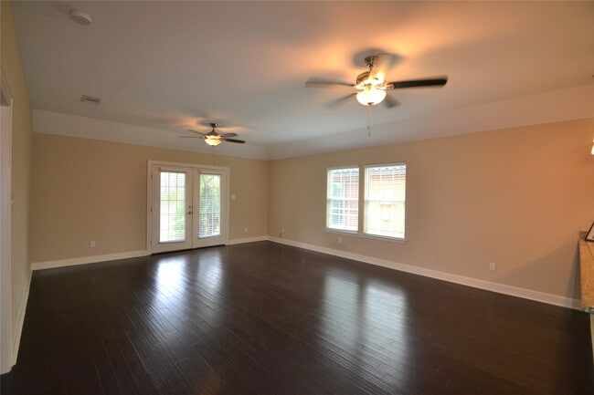 Photo - 278 Debbie Ln