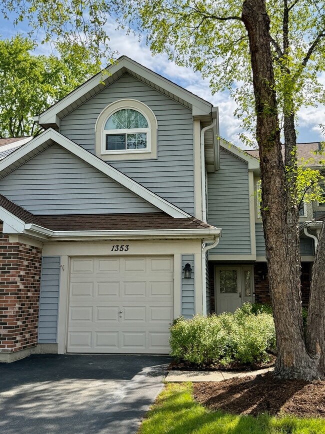 Building Photo - 1353 Ridgefield Cir