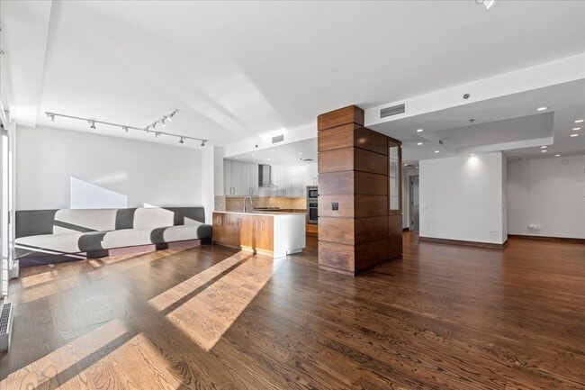 Photo - 250 E Pearson St Unit 1601a