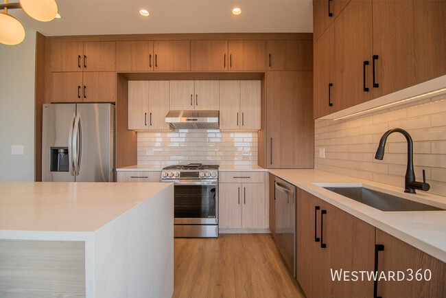 Photo - 2355 W Flournoy St Unit #301