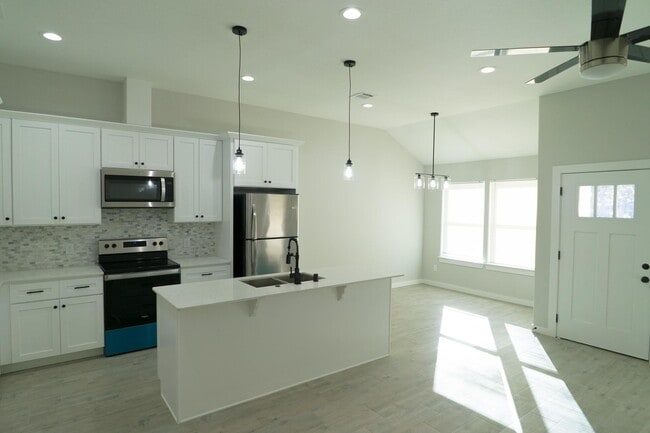 Photo - 308 S 12th St