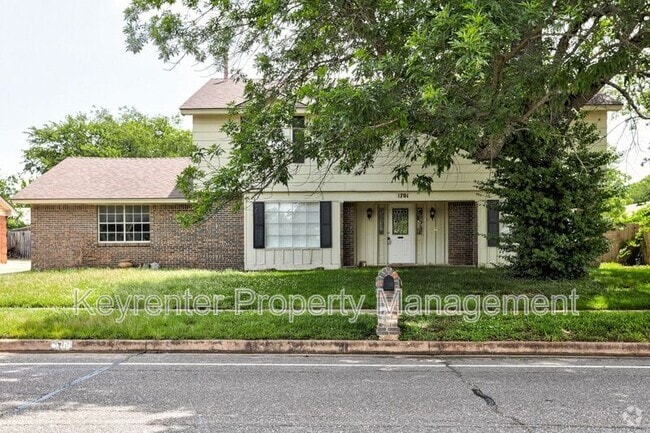 Building Photo - 1701 Oakhurst Ave Rental