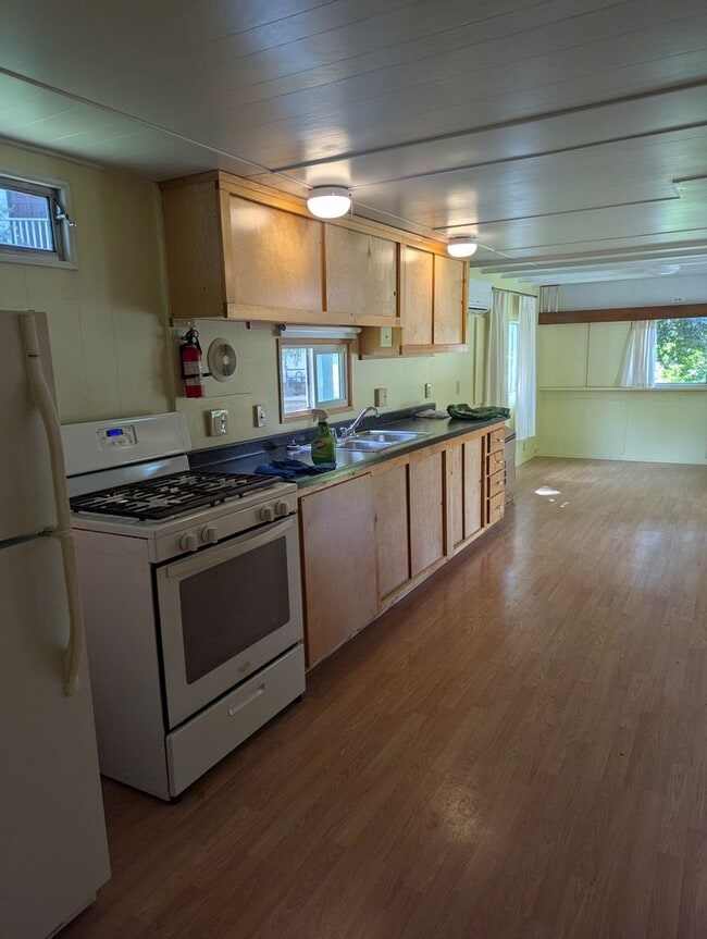 Photo - NIce Quiet Place at end of the road