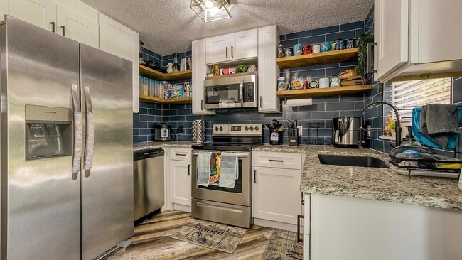 Photo - 2122 Lake Blvd