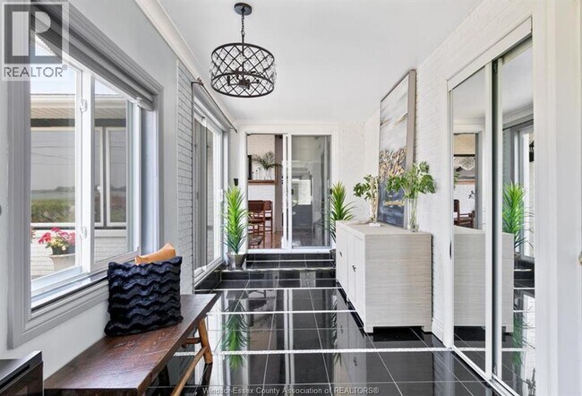 Photo - 6725 Riverside Dr E