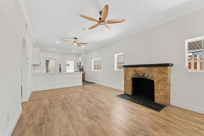 Photo - 825 N K St